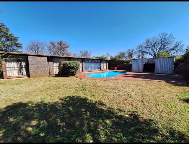 4 BEDROOM HOUSE FOR SALE IN VANDERBIJLPARK SW 5
